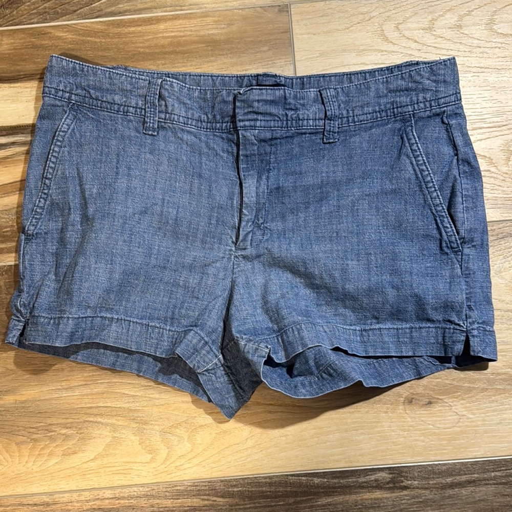 GAP Women’s Chambray Cotton Shorts - Size 6 - 3” Inseam